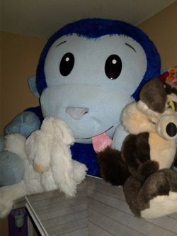 2 large stuffed animals