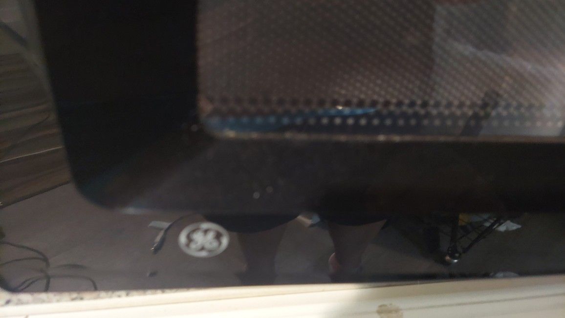 Small GE Microwave Works Excellent