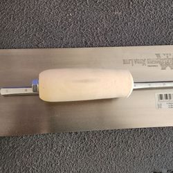 Concrete trowel