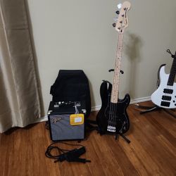 Squier FENDER Bass And Amp