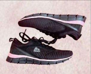 RBX WOMENS SHOES, SIZE 9. LOOK LIKE NEW. COMFORTABLE AND STYLISH.