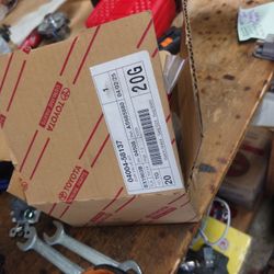 OEM -Toyota EGR valve  Prius 2010-2015 Prius v 2012-2017