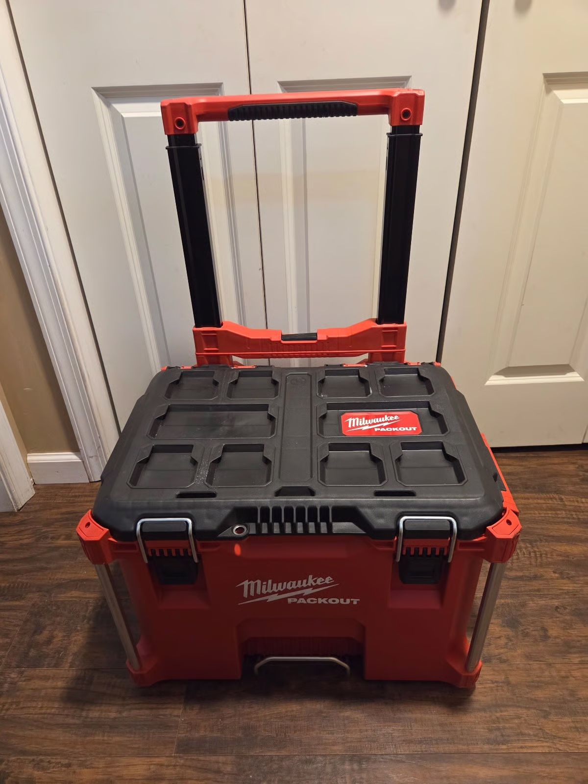 Milwaukee Packout 22” Roller Tool Box 