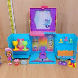 Gabby's Dollhouse Dress Up Closet