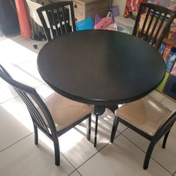 Brown Round Dinner Table / Mesa Color Cafe Redonda 