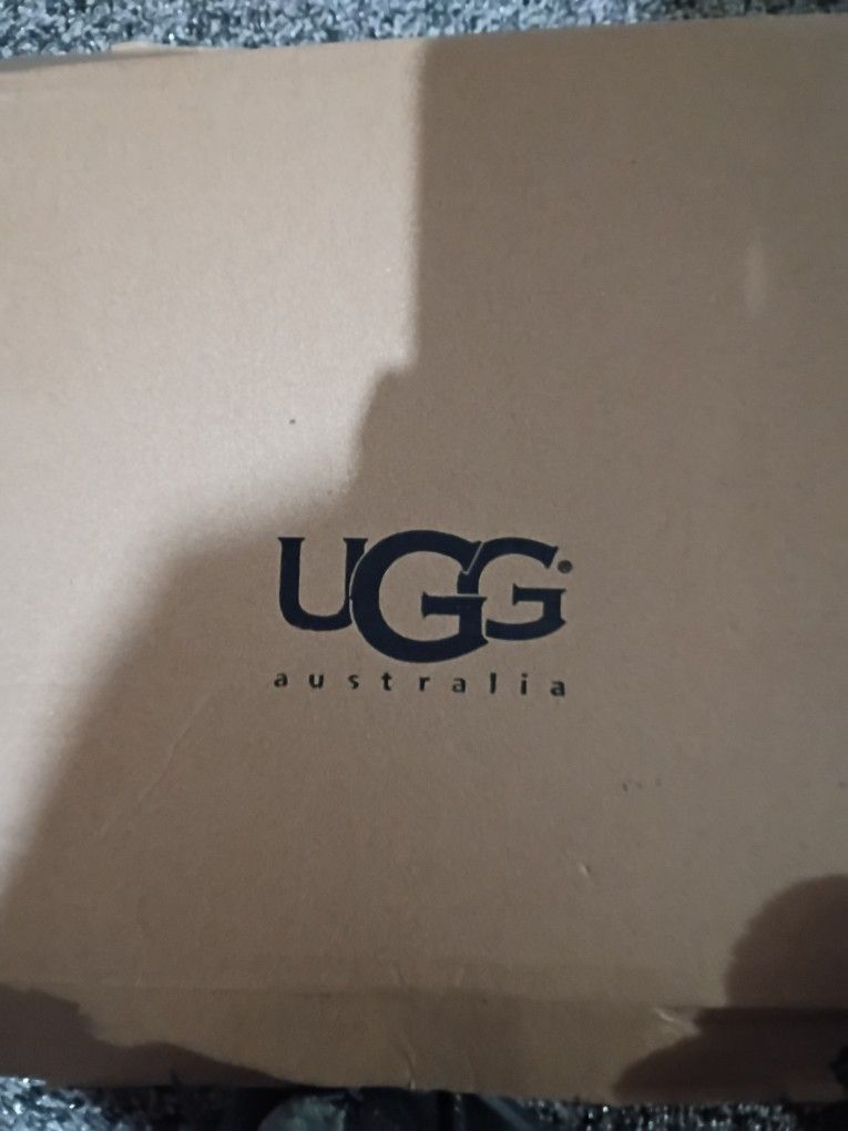 UGG