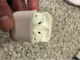 Apple air pods used