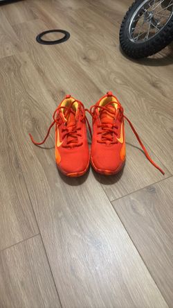 Nike Bright Orange Athletic Sneakers – Boys Size (Lightly Used)