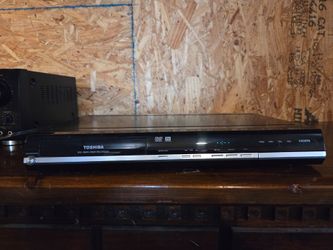 Toshiba D=KR10 dvd recorder with remote