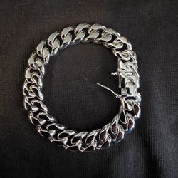 925 STERLING SILVER CUBAN BRACELET 12MM 8" IT FITS A LITTLE SMALL WEIGHS 60 GRAMS SUPER SHINEY HAS SAFETY CLASP