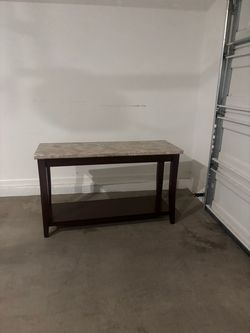 Entry way table