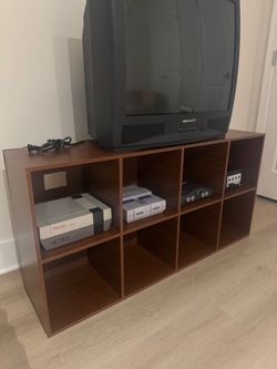 Selling 8 Cube shelf/stand