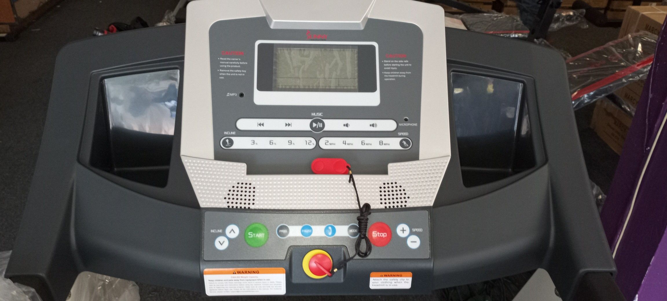 SMART TREADMILL WITH AUTO https://offerup.com/redirect/?o=SU5DTElORS5CUkFORC5ORVcuSU4= BOX