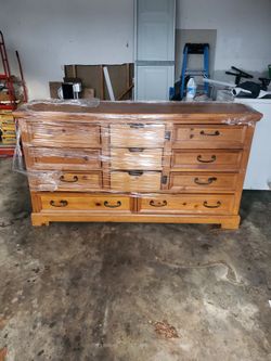 Dresser Vintage