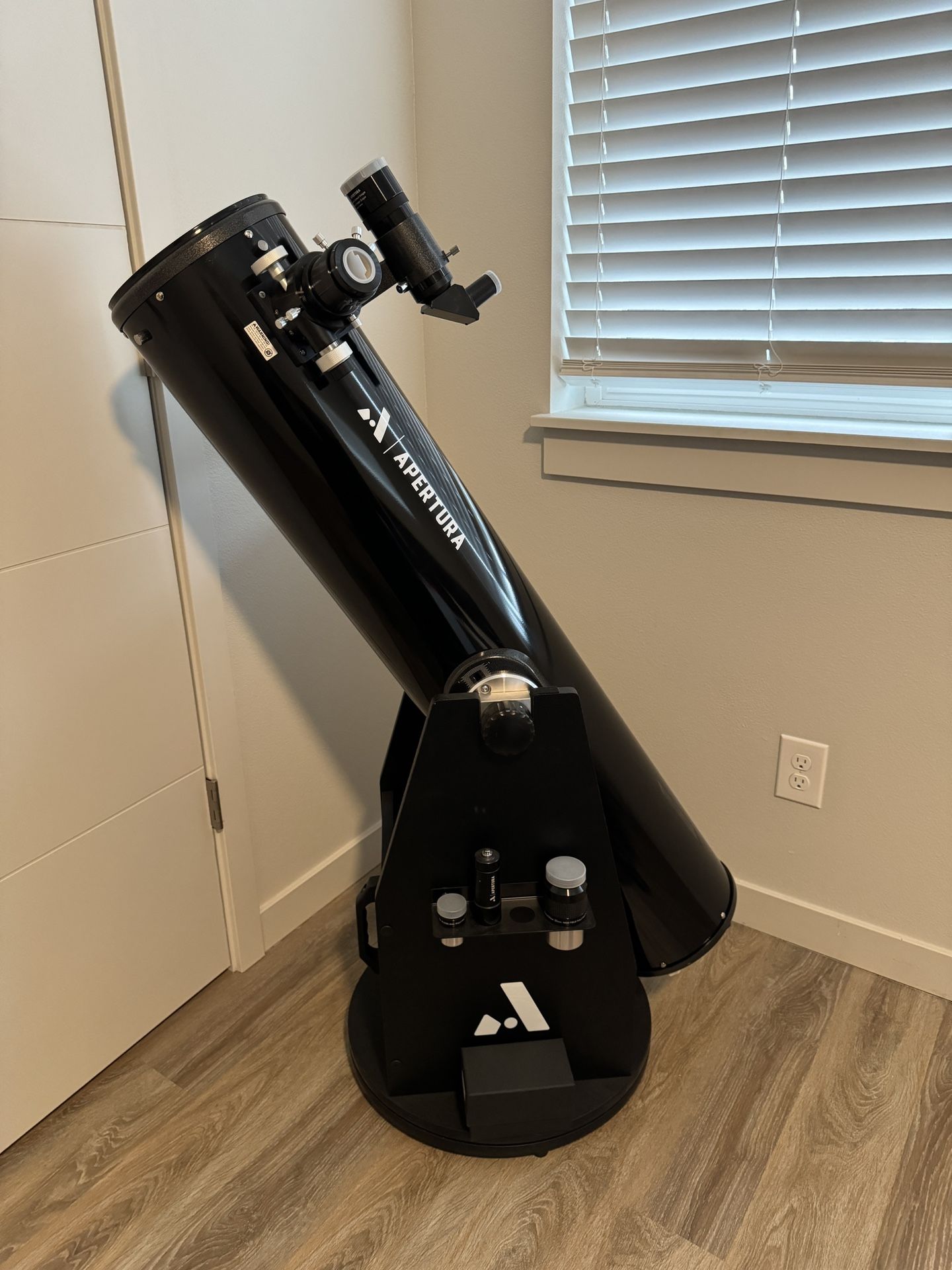 Aperture AD8 Dobsonian 8” Telescope With Accessories And 2x ED Barlow Lens