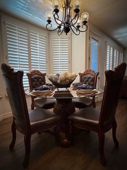 Elegant dining set