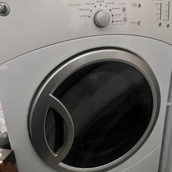  GE 7.0 cu. ft. Super Capacity electric dryer,