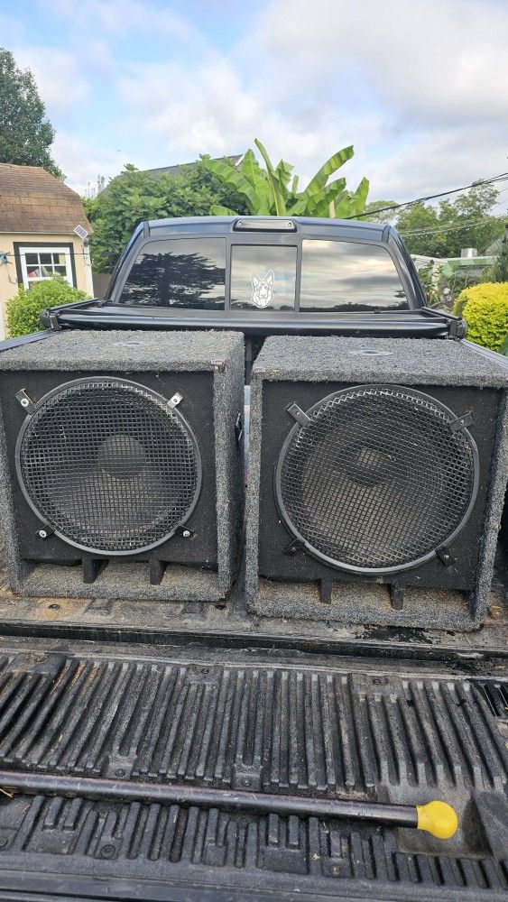 2 Free 15" Or 18" Speakers In Cabinets