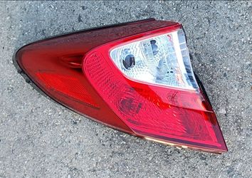2018 2019 2020 2021 TOYOTA CHR C-HR LEFT DRIVER TAIL LAMP LIGHT