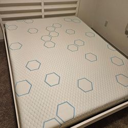 Queen mattress w/ikea Tarva frame