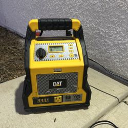 CAT Portable Power Station