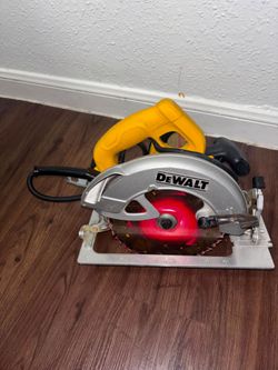 Dewalt Saw