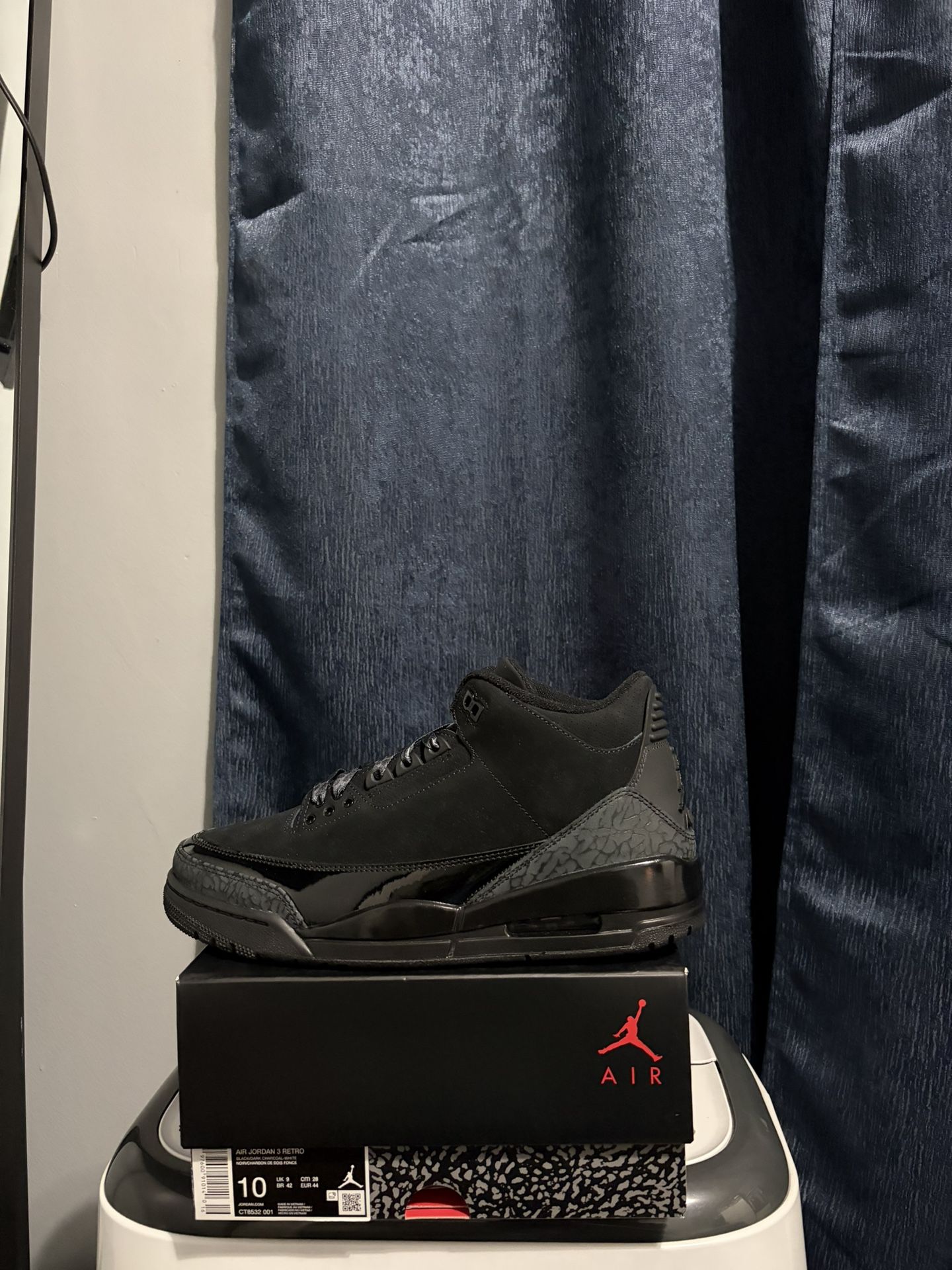 Jordan 3 Retro Black Cat Size 10