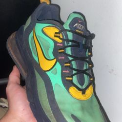 Air 270 Reacts Sz 10.5