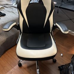 Gaming Chair-lightly used