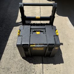 DEWALT TOOL BOX