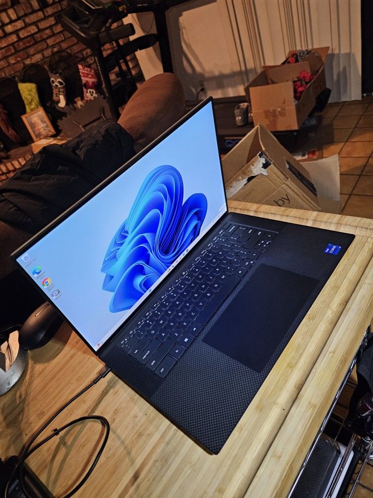 Dell XPS Gaming PC Intel i7-CPU 16GB Ram 1TB SSD GPU: NVIDIA RTX 