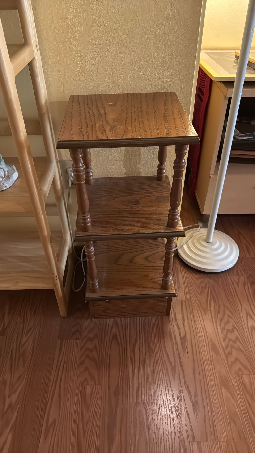 Cabinet shelf