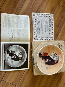 1983 Edwin M. Knowles Normal Rockwell Christmas “Santa in the Subway” collector plate
