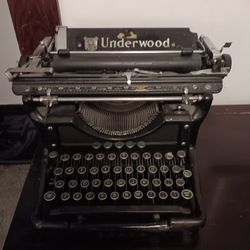 Underwood Typewriter 