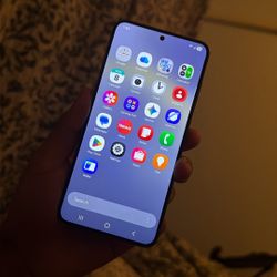 Samsung S24 128 Gigs   Locked To T Mobile 