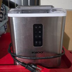Igloo ice machine