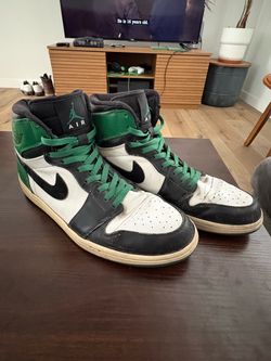 Air Jordan 1 Retro High Green Toe Sneakers