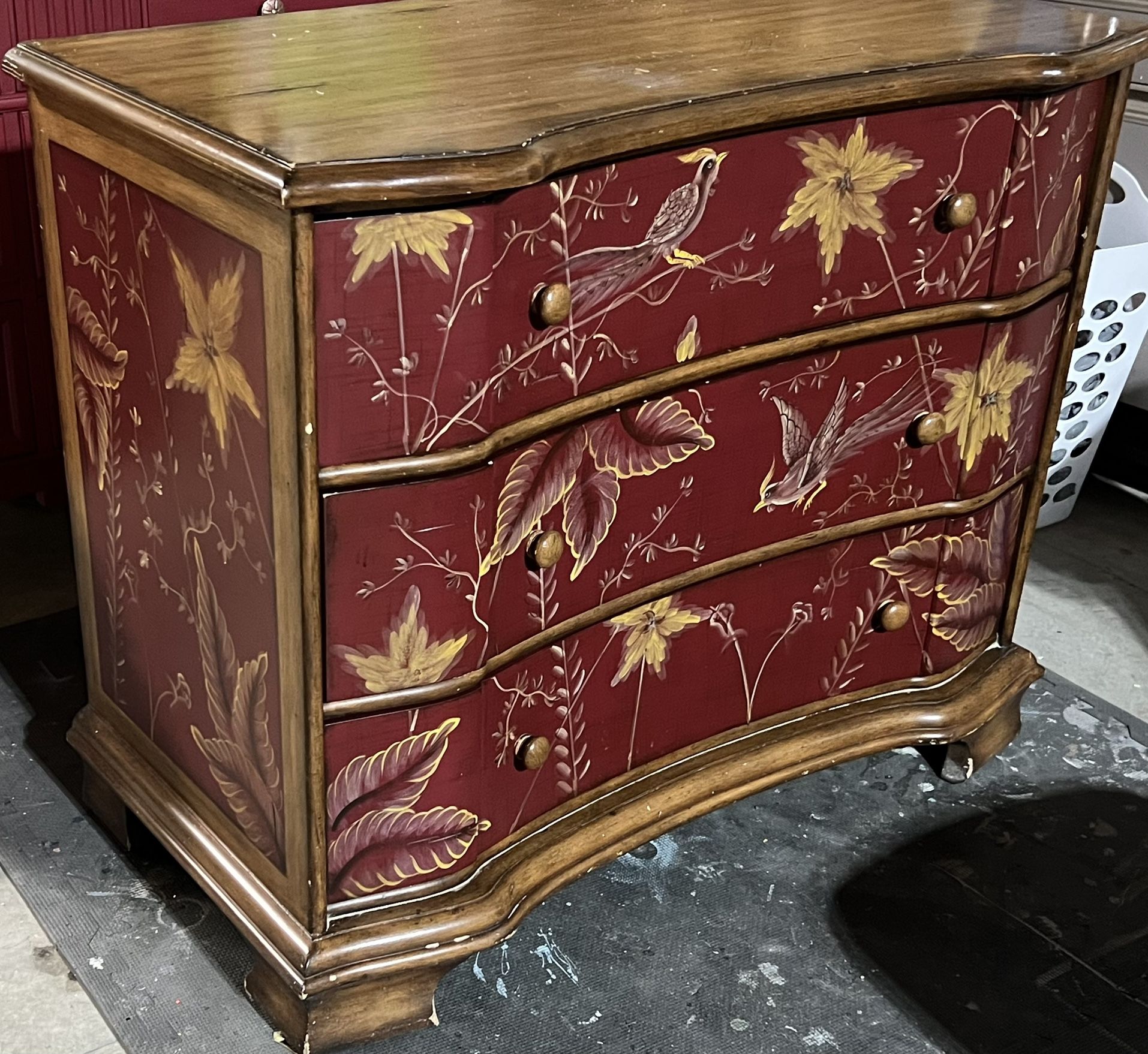 Beautiful 3 Drawer Dresser/ Buffet/ Console/ TV Table