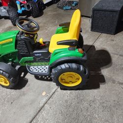 John deer kids tractor with charger