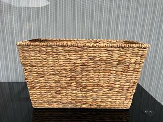 New Mesa Woven Basket, Hamper, box. Several available