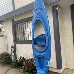 Kayak (about 10ft) BRAND NEW PADDLE