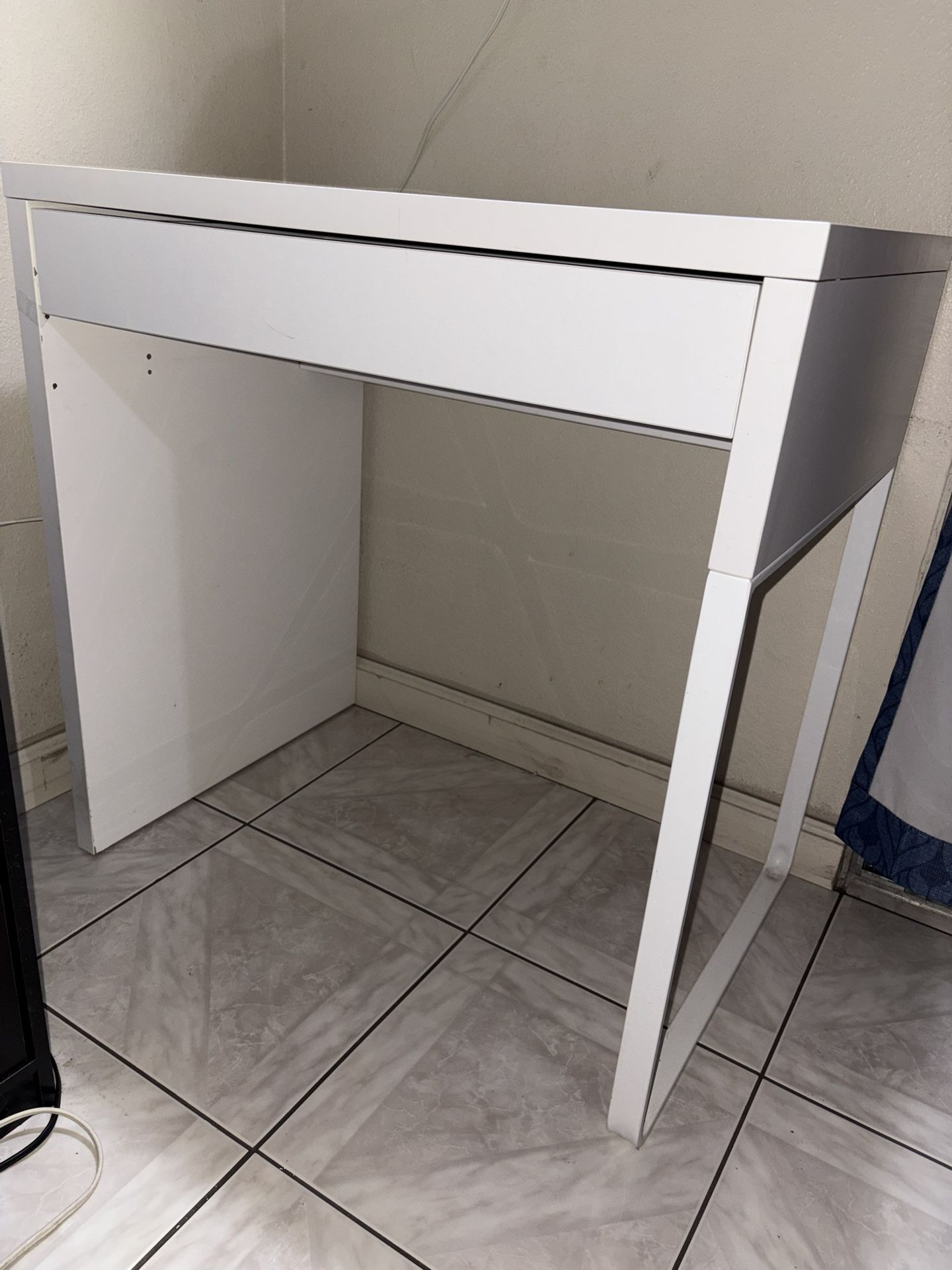IKEA Micke desk