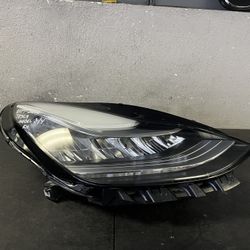 2017-2018-2019-2020 TESLA MODEL 3/Y RIGHT HEADLIGHT OEM USED