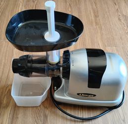 Omega J8007S Juicer 