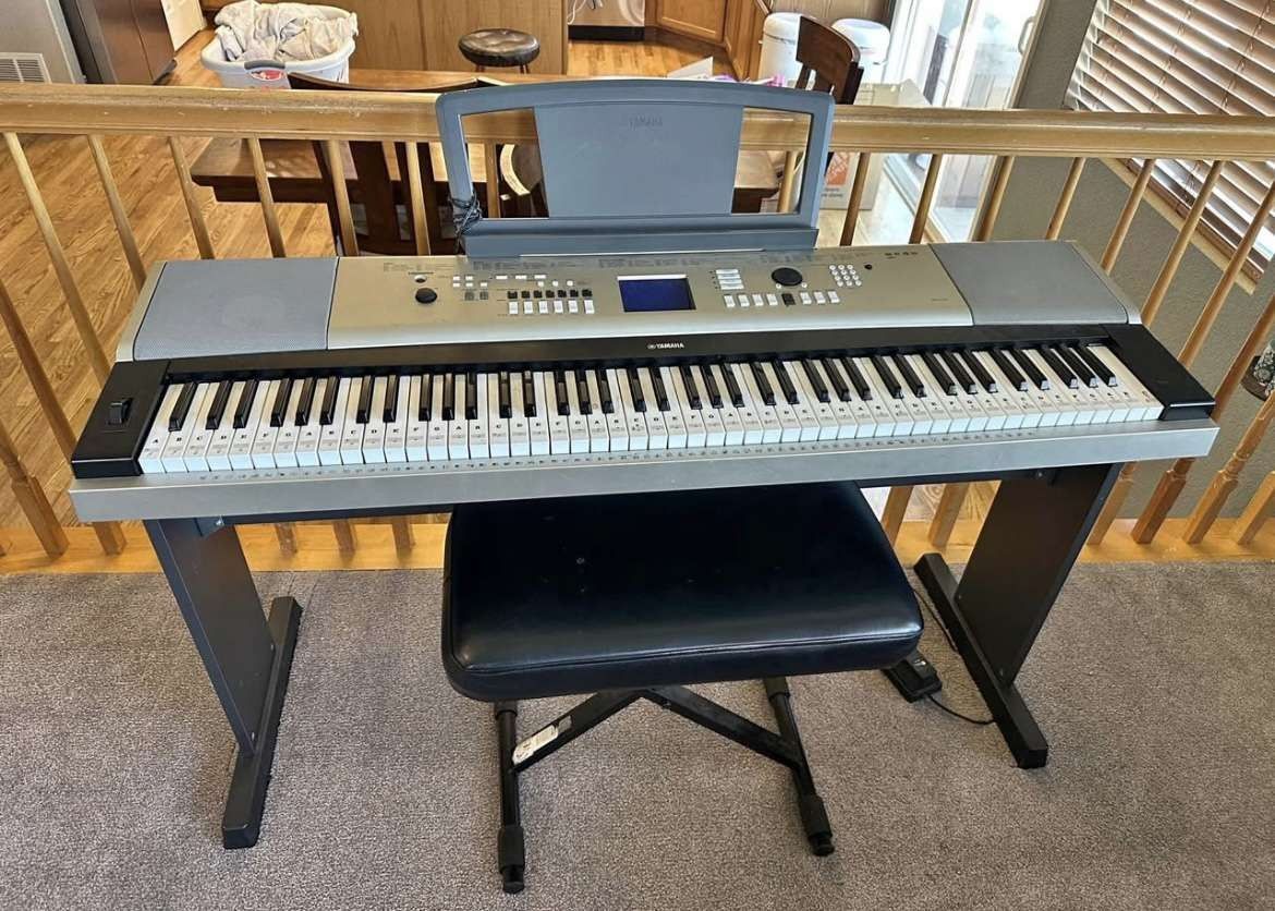 Yamaha-YPG-625-Digital-Piano–Weighted-Keys+Bench+Pedal