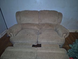 Reclining loveseat