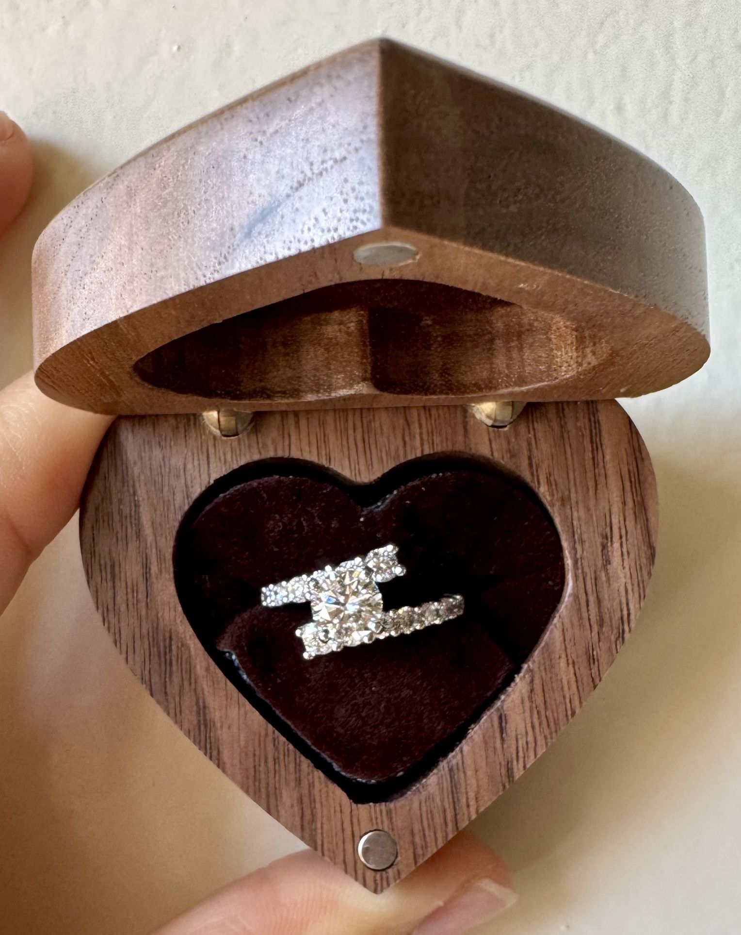 ✨ Engagement Ring + Enhancer Set – Round Brilliant – White Gold – Paid $5,000