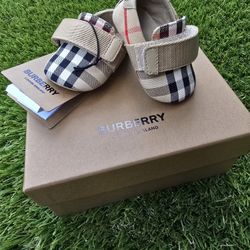 Burberry Baby Newborn Sneaker Size 0