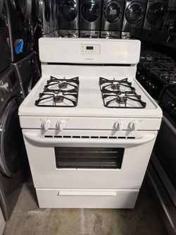Frigidaire white 4 burner range stove