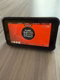 ATOMOS NINJA V WITH BATTERY CHARGER AND 512gb SSD